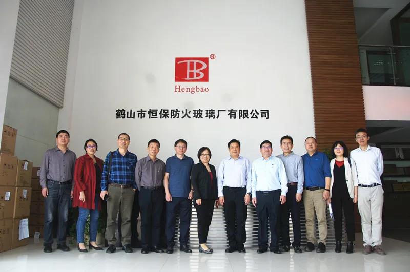 國家重點科研項目——復合防火玻璃制造技術與產業示范線順利通過專家組現場驗收